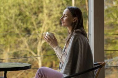 Cardiologist Janneke Wittekoek warns about the impact of stress on women\'s heart health. Learn how stress can trigger an stress-induced heart attack and what you can do to prevent it.