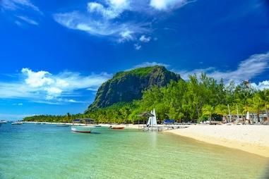 Discover Luxury Wellbeing Holidays to Mauritius: Luxurious Wellness hotels and insider tips of the island\'s hidden gems.#LuxuryWellnessHotels#Mauritius