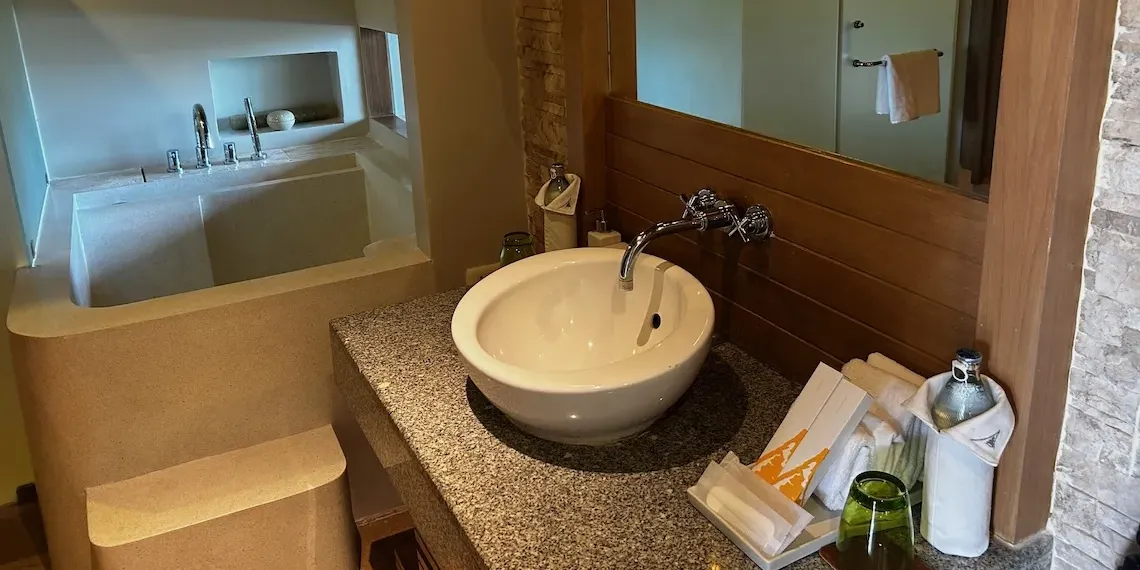 Badkamer | Aleenta Phuket Resort & Spa Badkamer | Aleenta Phuket Resort & Spa
