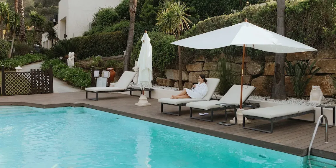 pool Shanti-Som pool Shanti-Som