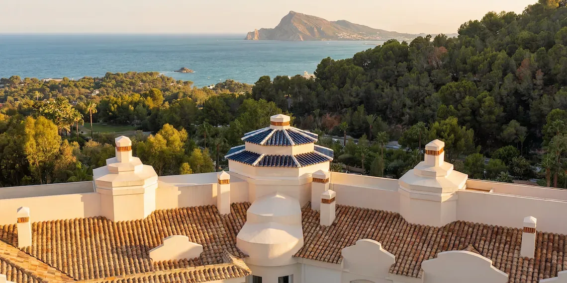 hotel view of the sea and mountain