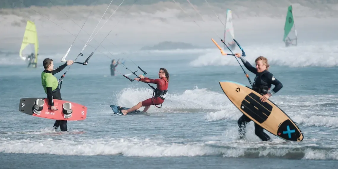 Kitesurfing