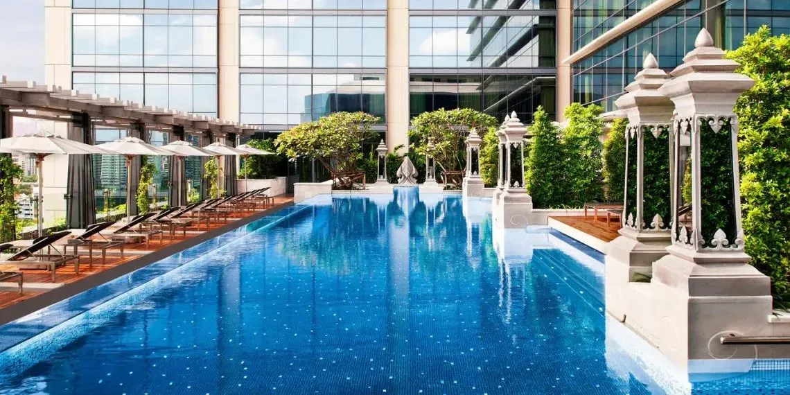 pool NEW! Longevity Hub by Clinique La Prairie St Regis