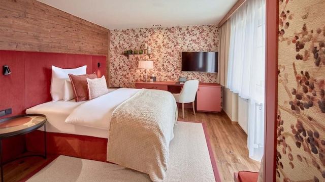 Mount Med Resort - Single Room