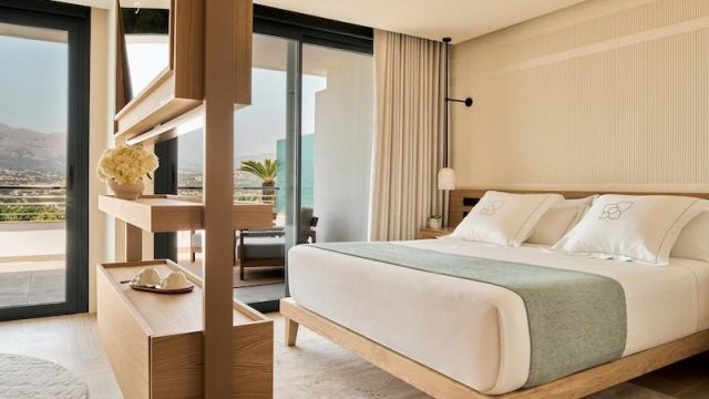 Deluxe Room Sea View & Jacuzzi | SHA Wellness Clinic