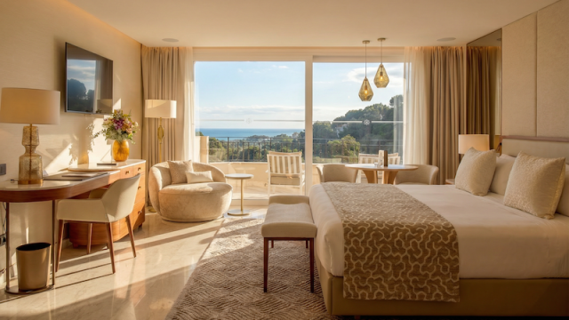 Deluxe Room | ZEM Wellness Clinic