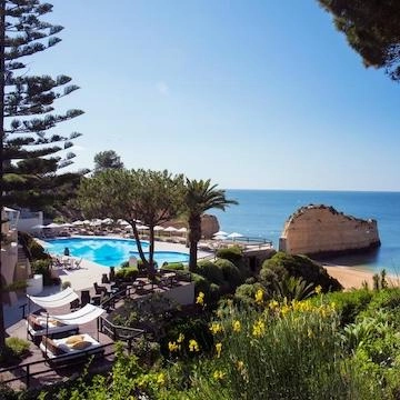 hotel with pool with sea view